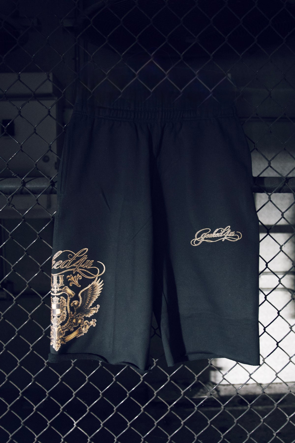signature script 3/4 capri sweats