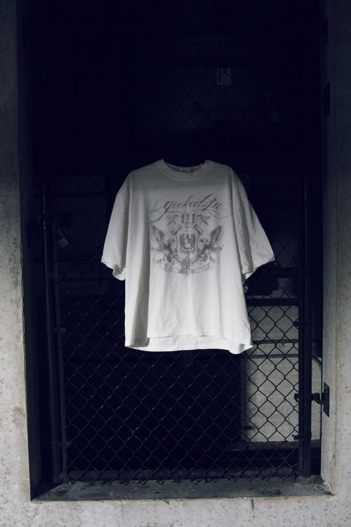 signature script white oversized boxy T